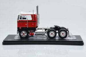 Peterbilt 352 Pacemaker Červený Bílý IXO 1:43 TR097 Kov – obrázek 2 z 4
