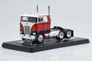 Peterbilt 352 Pacemaker Červený Bílý IXO 1:43