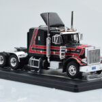 Peterbilt 359 Černý Červený IXO 1:43 - image 3 of 4