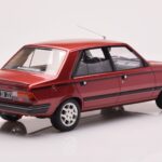 Peugeot 305 GTX Červený Plaisir Otto 1:18 - image 2 of 6