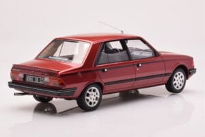 Peugeot 305 GTX Červený Plaisir Otto 1:18 OT1032 Pryskyřice – obrázek 2 z 6