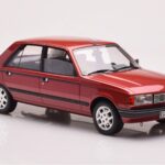 Peugeot 305 GTX Červený Plaisir Otto 1:18 - image 4 of 6