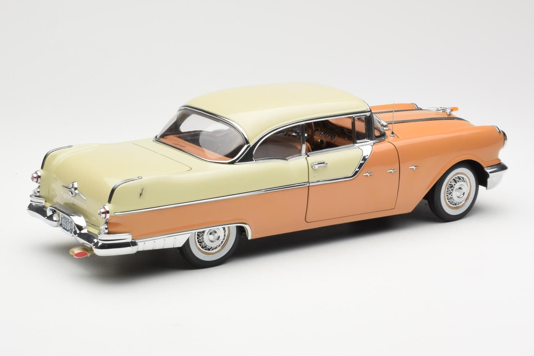 Pontiac Star Chief Hardtop Červený Bílý Sun Star 1:18 5043 Kov – obrázek 3 z 8