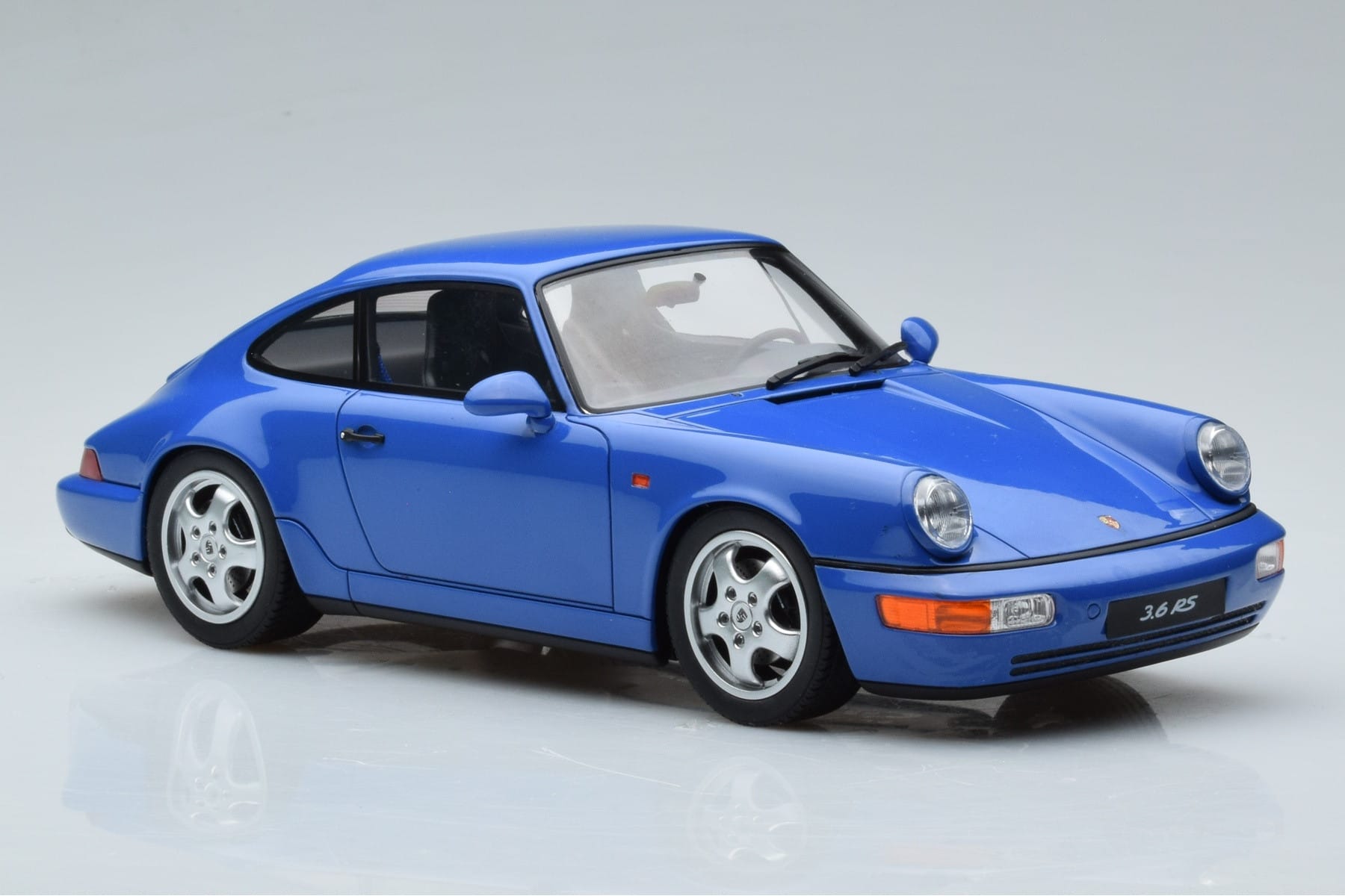 Porsche 911 964 Carrera RS 3.6 Modrý GT Spirit 1:18 GT887 Pryskyřice – obrázek 4 z 6