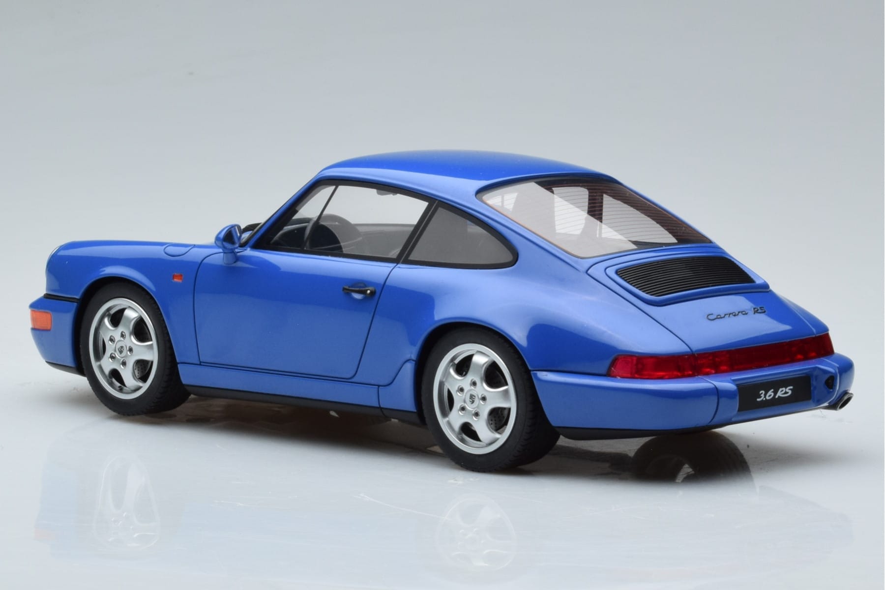 Porsche 911 964 Carrera RS 3.6 Modrý GT Spirit 1:18 GT887 Pryskyřice – obrázek 5 z 6