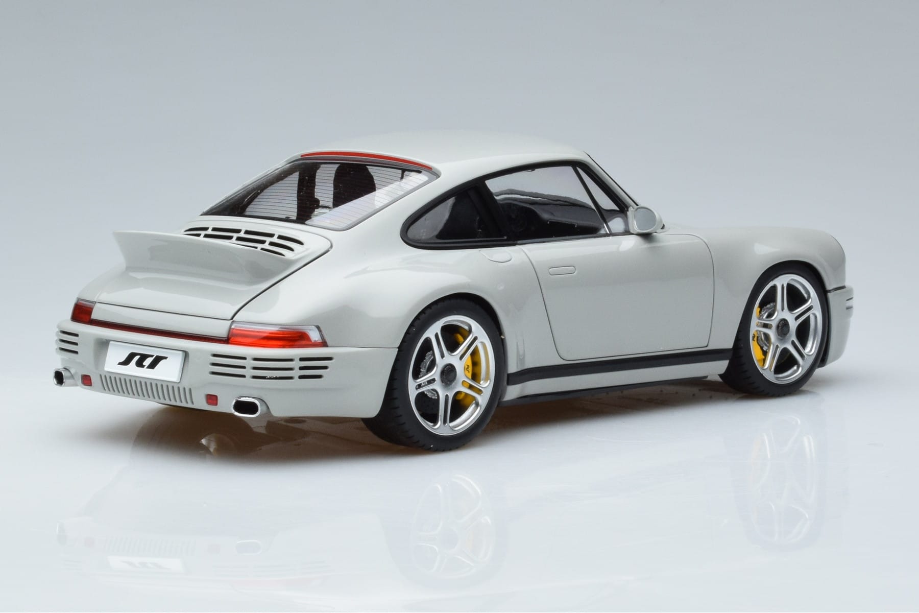 Porsche 911 964 RUF SCR Chalk Šedý Almost Real 1:18 880204 Kov – obrázek 3 z 7