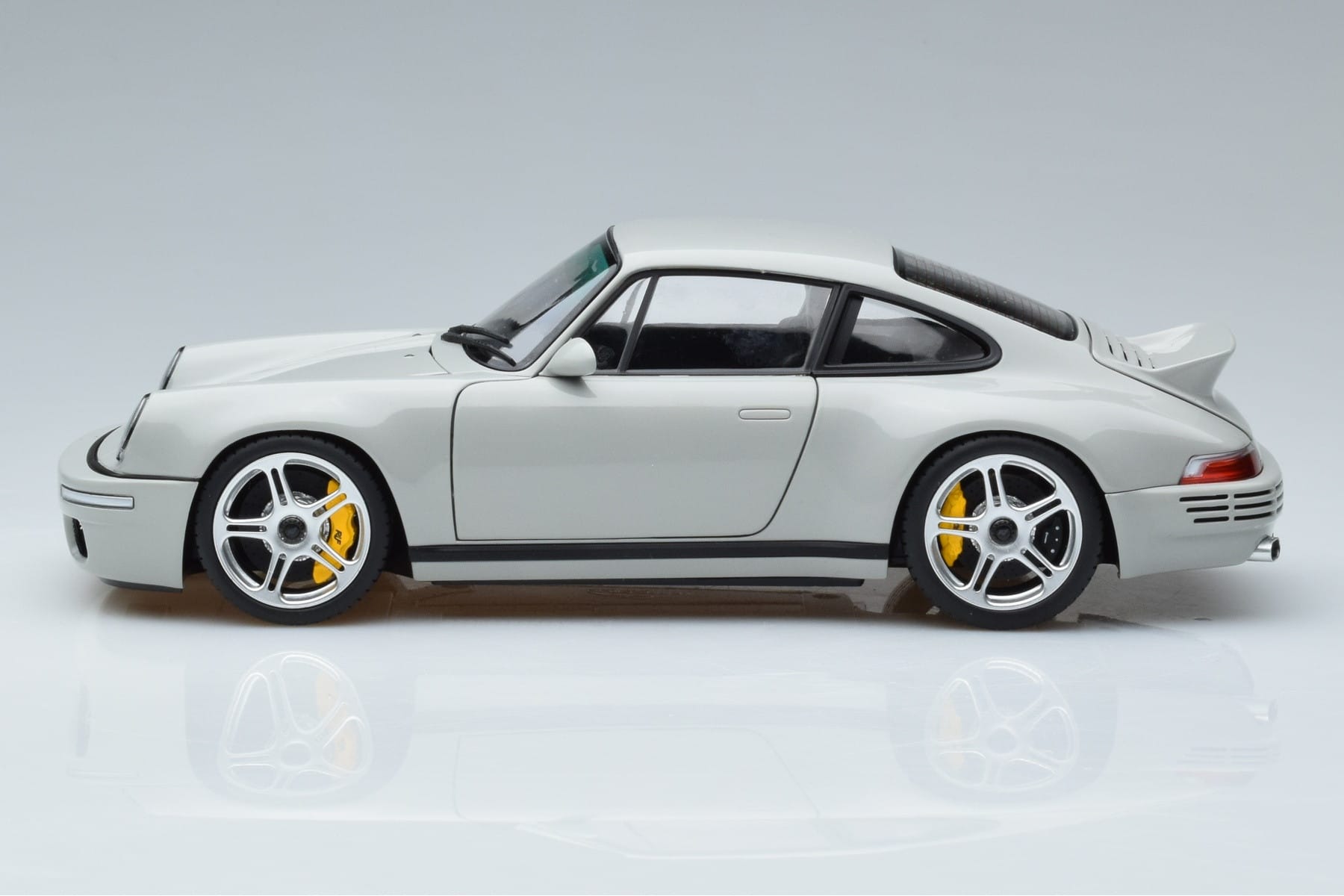 Porsche 911 964 RUF SCR Chalk Šedý Almost Real 1:18 880204 Kov – obrázek 4 z 7