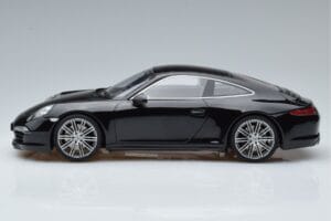 Porsche 911 991 Carrera 4 Black Edition GT Spirit 1:18 GT114 Pryskyřice – obrázek 3 z 6