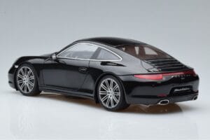 Porsche 911 991 Carrera 4 Black Edition GT Spirit 1:18 GT114 Pryskyřice – obrázek 5 z 6