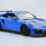 Porsche 911 GT2 RS 991.2 Weissach Package Modrý Černá Hořčíková Kola Minichamps 1:18 - image 4 of 6