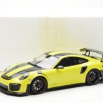 Porsche 911 991.2 GT2 RS Světle Zelený S Černými Magnéziovými Koly Minichamps 1:18 - image 6 of 6