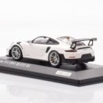 Porsche 911 991.2 GT2 RS Bílý Minichamps 1:43 - image 3 of 4