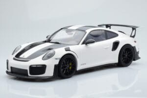 Porsche 911 GT2 RS 991.2 Weissach Package Bílý Černá Hořčíková Kola Minichamps 1:18 153068309