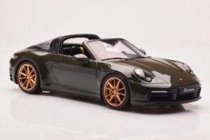 Porsche 911 992 Targa 4S Olivová Zelená GT Spirit 1:18 GT438 Pryskyřice – obrázek 4 z 6