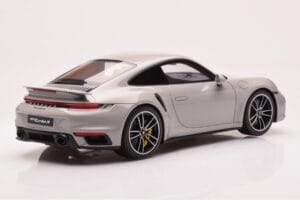Porsche 911 992 Turbo S Crayon Šedý GT Spirit 1:18 GT431 Pryskyřice – obrázek 2 z 6