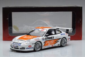 Porsche 911 996 GT3 R #1 C. Kwan Carrera Cup Asia 2004 AUTOart 1:18 80487 Kov – obrázek 7 z 7