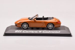 Porsche 911 997 Carrera 4 Kabriolet Oranžový Metalický Minichamps 1:43 WAP02001618