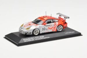 Porsche 911 997 GT3 RSR Flying Lizard #80 S. Neiman / P. Long / J. Van Overbeek 24 Hours of Le Mans 2006 Minichamps 1:43 4000 – obrázek 2 z 4