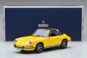 Porsche 911 E Targa Norev 1:18 187643 Kov – obrázek 7 z 7