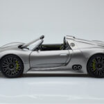 Porsche 918 Spyder Prototyp Šedá Metalíza Minichamps 1:18 - image 4 of 7