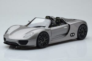 Porsche 918 Spyder Prototyp Šedá Metalíza Minichamps 1:18