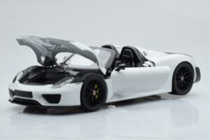 Porsche 918 Spyder Weissach Package Bílý S Černými Koly Minichamps 1:18 113062443 Kov – obrázek 2 z 9