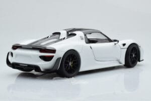 Porsche 918 Spyder Weissach Package Bílý S Černými Koly Minichamps 1:18 113062443 Kov – obrázek 3 z 9
