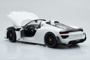 Porsche 918 Spyder Weissach Package Bílý S Černými Koly Minichamps 1:18 113062443 Kov – obrázek 6 z 9