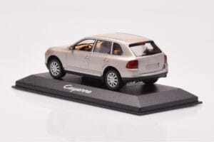 Porsche Cayenne 9PA Béžový Minichamps 1:43 WAPC2000513 Kov – obrázek 3 z 4