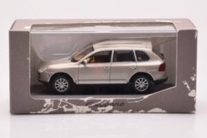 Porsche Cayenne 9PA Béžový Minichamps 1:43 WAPC2000513 Kov – obrázek 4 z 4