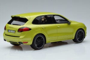 Porsche Cayenne GTS 92A Peridot Zelený GT Spirit 1:18 GT020A Pryskyřice – obrázek 2 z 6