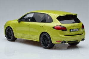 Porsche Cayenne GTS 92A Peridot Zelený GT Spirit 1:18 GT020A Pryskyřice – obrázek 5 z 6