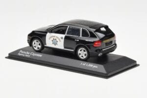 Porsche Cayenne 9PA Highway Patrol Minichamps 1:43 400066291 Kov – obrázek 3 z 4