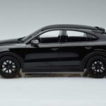 Porsche Cayenne E3 S Coupe Minichamps 1:18 187673 Kov - image 3 of 6