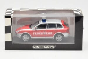 Porsche Cayenne S Feuerwehr Minichamps 1:43 WAPC02060116 Kov – obrázek 4 z 4