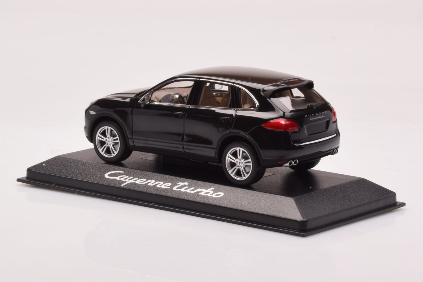 Porsche Cayenne 92A Turbo Černý Minichamps 1:43 WAP0200050B Kov – obrázek 3 z 4