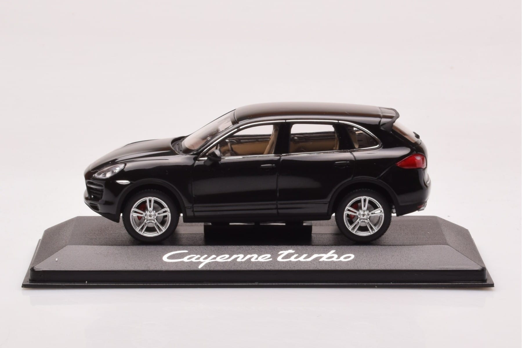 Porsche Cayenne 92A Turbo Černý Minichamps 1:43 WAP0200050B Kov