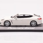 Porsche Panamera 970 Diesel Carrara Bílý Minichamps 1:43