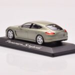 Porsche Panamera 970 S Hybrid Critall Zelený Minichamps 1:43 - image 3 of 4