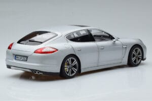 Porsche Panamera 970 Turbo Stříbrný Norev 1:18 187609 Kov – obrázek 3 z 7