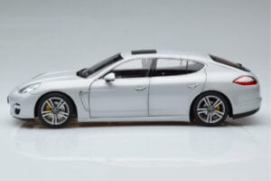 Porsche Panamera 970 Turbo Stříbrný Norev 1:18 187609 Kov – obrázek 4 z 7