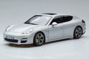 Porsche Panamera 970 Turbo Stříbrný Norev 1:18