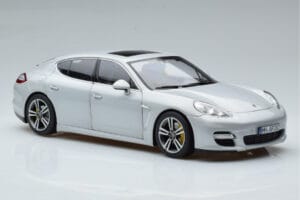 Porsche Panamera 970 Turbo Stříbrný Norev 1:18 187609 Kov – obrázek 5 z 7