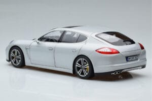 Porsche Panamera 970 Turbo Stříbrný Norev 1:18 187609 Kov – obrázek 6 z 7