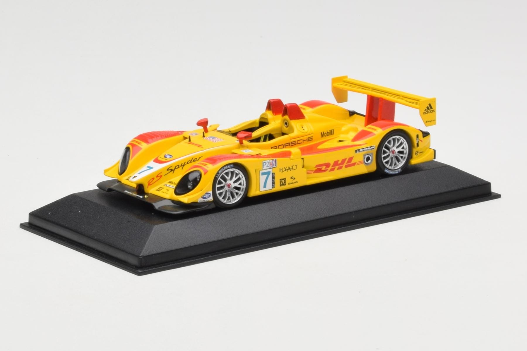 Porsche RS Spyder DHL #7 R. Dumas / T. Bernhard Winner Long Beach GP ALMS 2007 Minichamps 1:43 400076607 Kov – obrázek 2 z 4