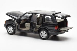 Range Rover P38 4.6 HSE Černý Metalíza AUTOart 1:18 70017 Kov – obrázek 8 z 9