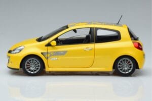 Renault Clio RS Mk3 F1 Team Norev 1:18 185236 Kov – obrázek 4 z 7