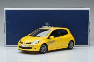 Renault Clio RS Mk3 F1 Team Norev 1:18 185236 Kov – obrázek 7 z 7