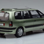 Renault Espace 3 Zelený Otto 1:18 - image 2 of 6