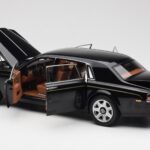 Rolls-Royce Phantom VII EWB Diamond Černý Kyosho 1:18 08841DBK2 - image 5 of 8